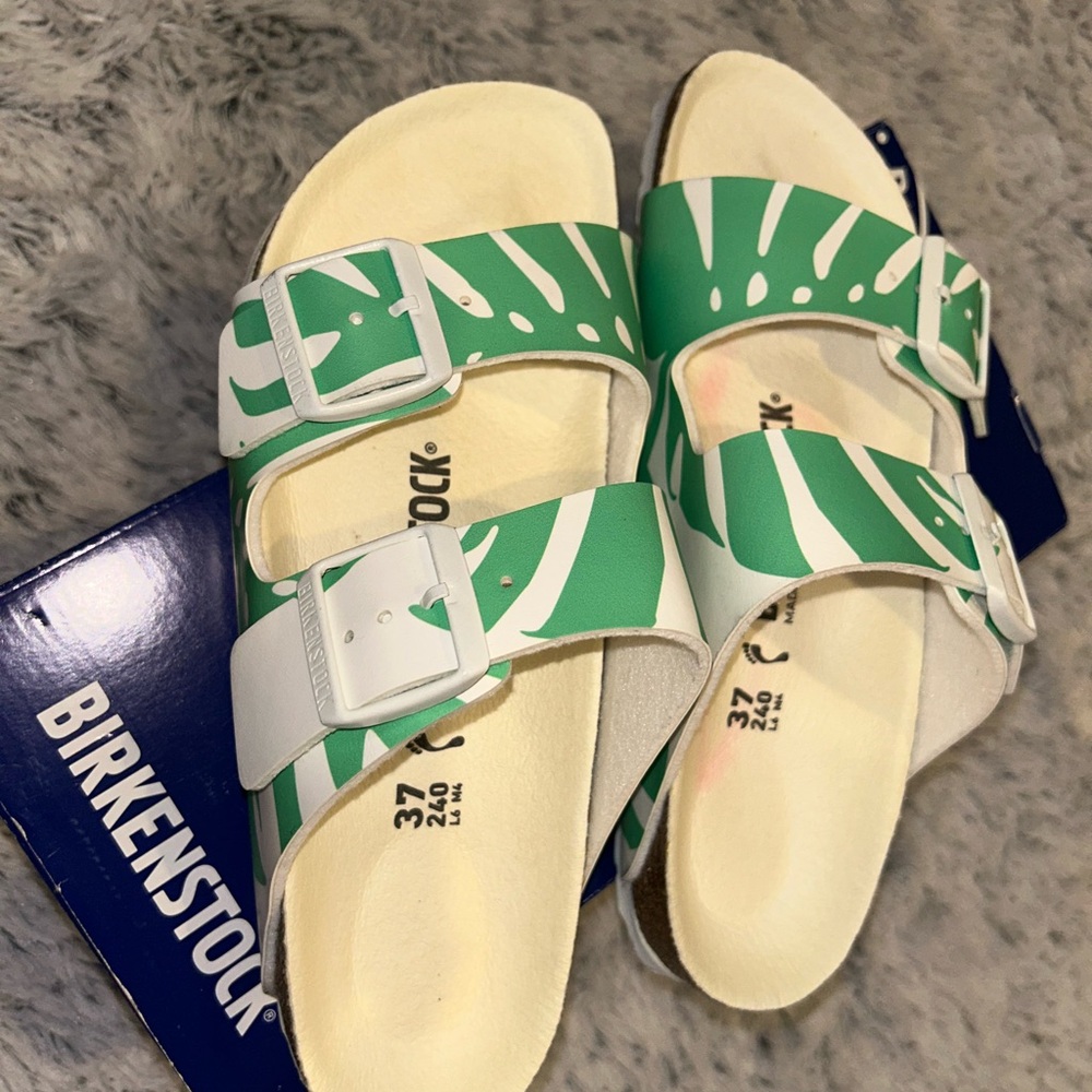 New Birkenstock Arizona Leafy Green and White Slides